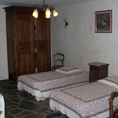 مبيت وإفطار Sainte-Eulalie-de-Cernon La Bergerie الغرفة الصورة